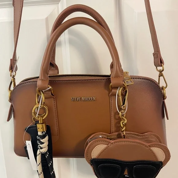 Steve Madden Bthorne Nutshell Crossbody Bag with Charms New with Tags (NWT) - Picture 3 of 8